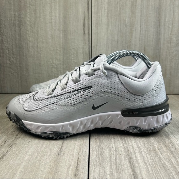 NEW Nike Alpha Huarache Elite 4 Grey Turf Softball dv0496-002 Women’s Size 8 - Picture 1 of 10